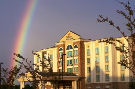 Holiday Inn Express & Suites